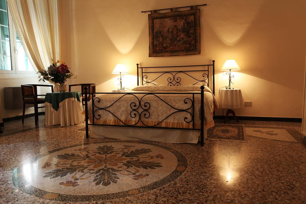 Ca Del Vescovo Bed & Breakfast Imperia Cameră foto